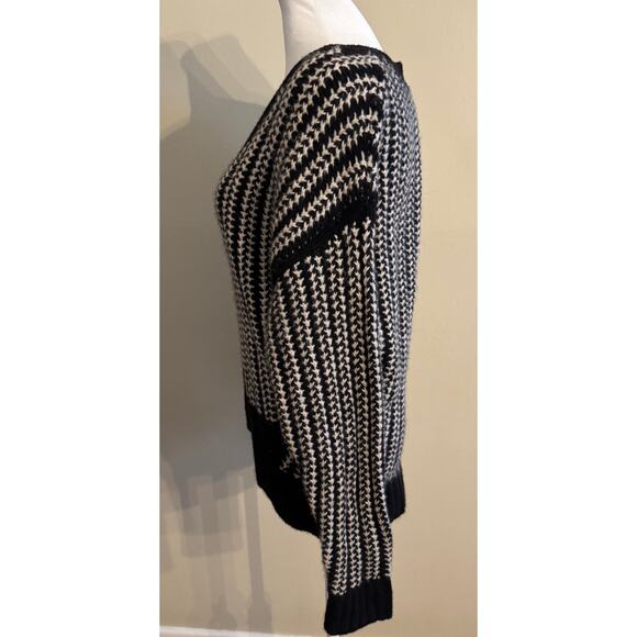 NAADAM 100% Cashmere V-Neck Chunky Knit Sweater Quiet Luxury Size L - Picture 3 of 6